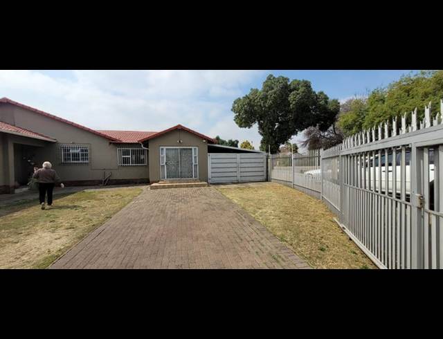 3 BEDROOM HOUSE FOR SALE IN VERWOERDPARK